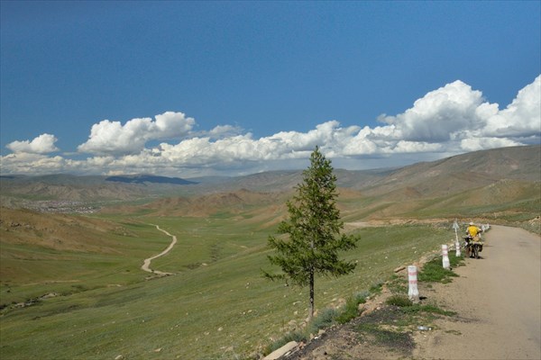 Спуск с перевала в Улиастай.